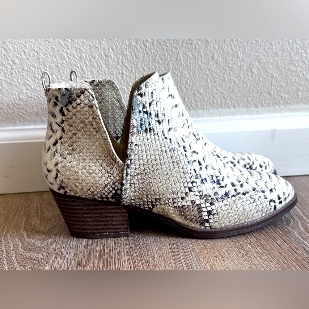Chinese Laundry Booties